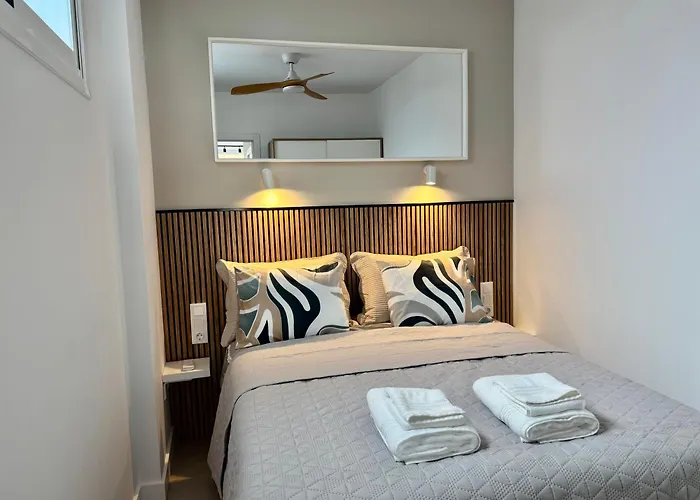 Perla Mare Island Village Heights 아데제