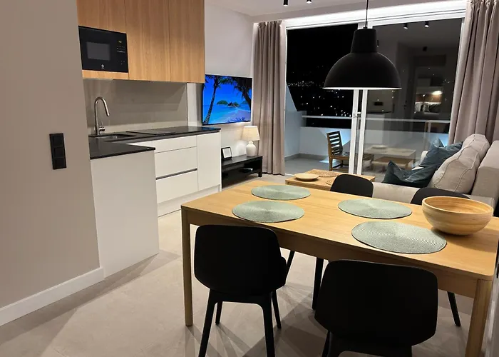 Perla Mare Island Village Heights アパート *